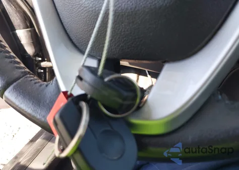 2015 Ford Fiesta Se z USA, uszkodzony, nr VIN 3FADP4BE2FM132430